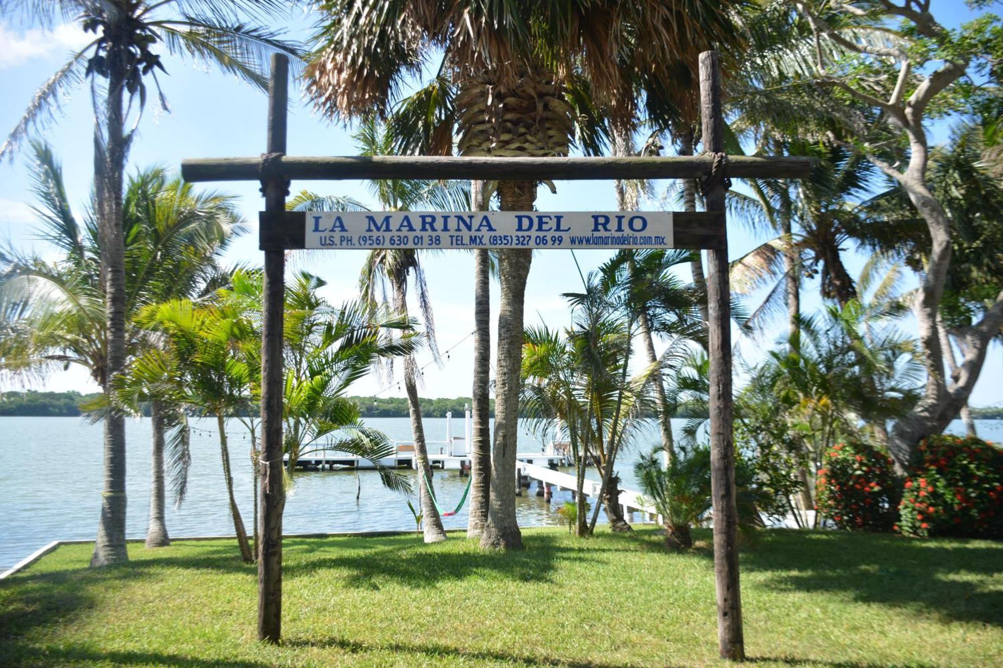 Hotel La Marina Del Rio La Pesca Экстерьер фото